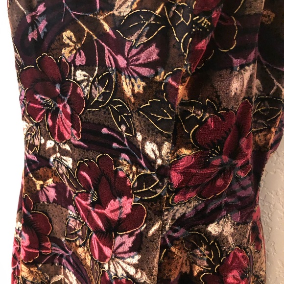 Velvet embroidered dress - Picture 5 of 7